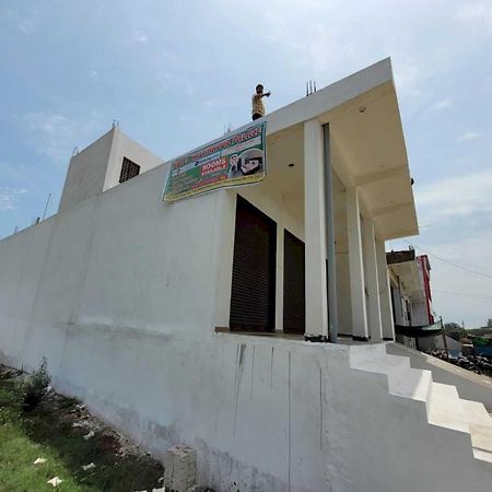 Oyo Hotel Hastinapur Palace Meerut Exterior photo